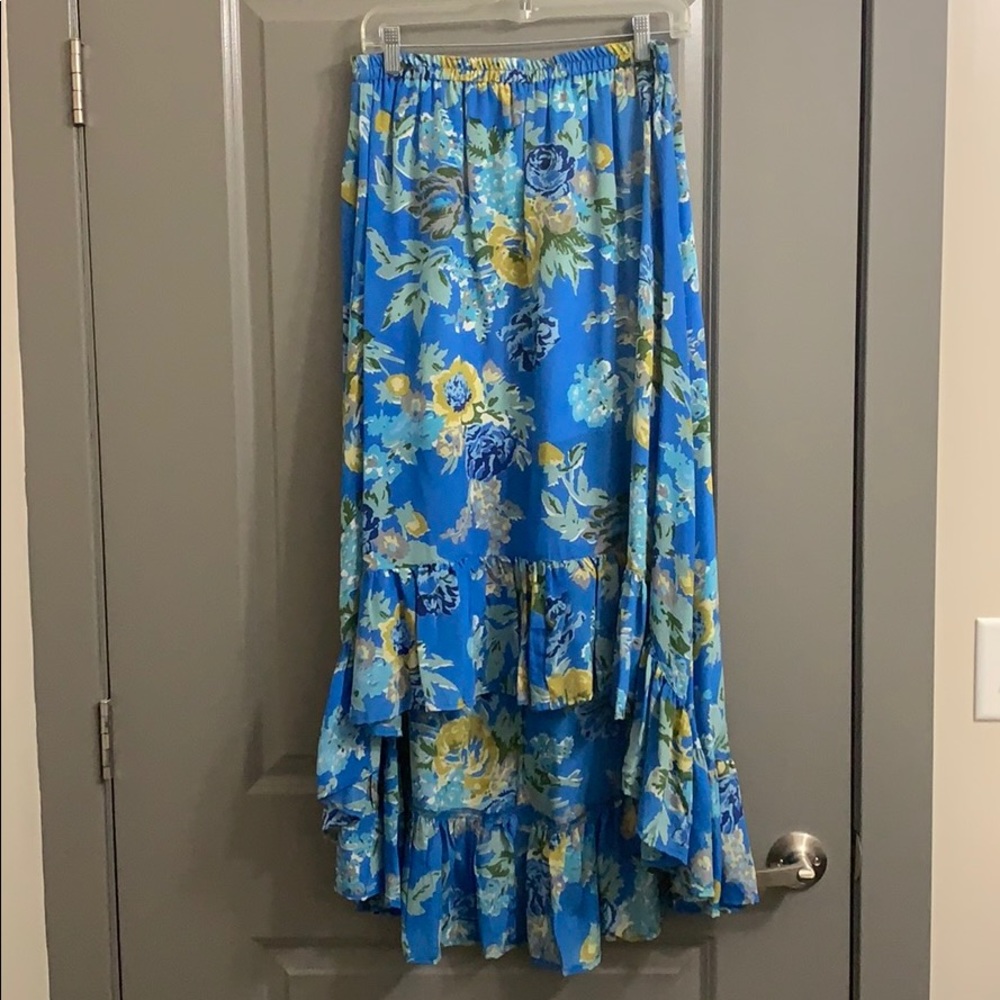 Tolani high low skirt. 100% silk. Size M